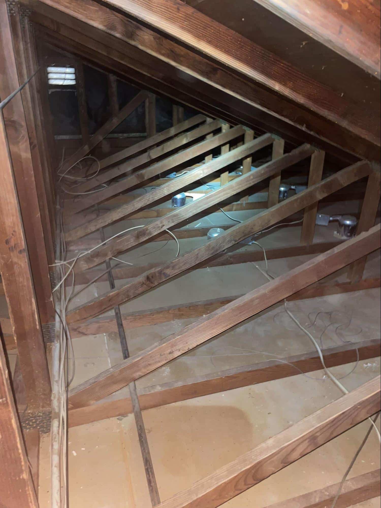 Read more about the article The Benefits of Attic Insulation Removal and Replacement