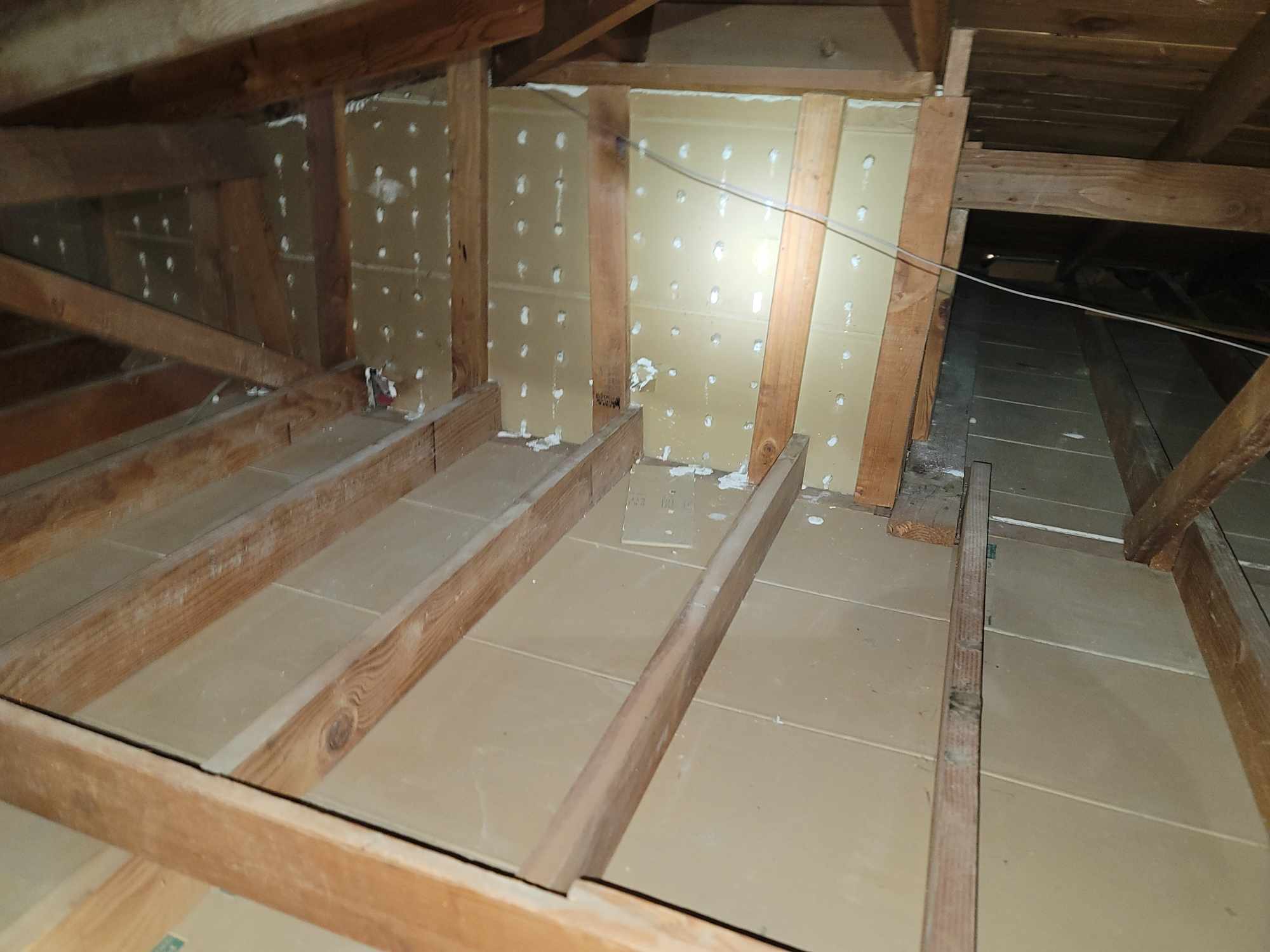 You are currently viewing Top 5 Best Attic Insulation Types and Their Benefits